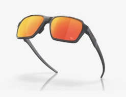 OAKLEY PARLAY MotoGP™ Collection Matte Carbon 11 OAKLEY PARLAY MotoGP™ Collection Matte Carbon -Snowboard Gear Shop scherm afbeelding 2023 04 08 om 10.19.47