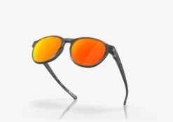 OAKLEY REEDMACE Polarized Matte Grey Smoke -Snowboard Gear Shop scherm afbeelding 2023 04 08 om 10.55.17