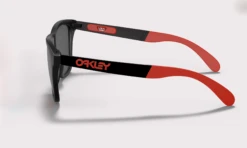 OAKLEY FROGSKINS Mix Marc Marquez Signature Series -Snowboard Gear Shop schermafbeelding 2021 03 10 om 09.11.57