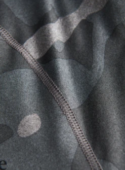 PEAK PERFORMANCE SPIRIT CREW MEN Tour Camo 12 PEAK PERFORMANCE SPIRIT CREW MEN Tour Camo -Snowboard Gear Shop schermafbeelding 2021 10 21 om 21.20.32