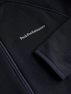 PEAK PERFORMANCE CHILL ZIP WOMEN Black -Snowboard Gear Shop schermafbeelding 2022 10 11 om 10.33.17