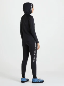 PEAK PERFORMANCE RIDER SHORT PANTS WOMEN Black -Snowboard Gear Shop schermafbeelding 2022 10 22 om 09.29.31