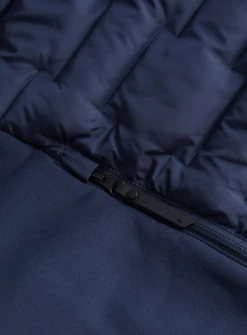 PEAK PERFORMANCE MEN'S ARGON HYBRID HOOD JACKET Blue Shadow 10 PEAK PERFORMANCE MEN'S ARGON HYBRID HOOD JACKET Blue Shadow -Snowboard Gear Shop schermafbeelding 2022 11 02 om 15.10.22