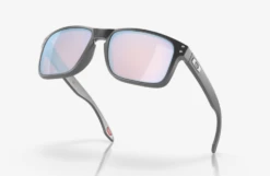 OAKLEY HOLBROOK Steel -Snowboard Gear Shop schermafbeelding 2022 11 25 om 13.43.11