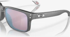 OAKLEY HOLBROOK Steel -Snowboard Gear Shop schermafbeelding 2022 11 25 om 13.43.25